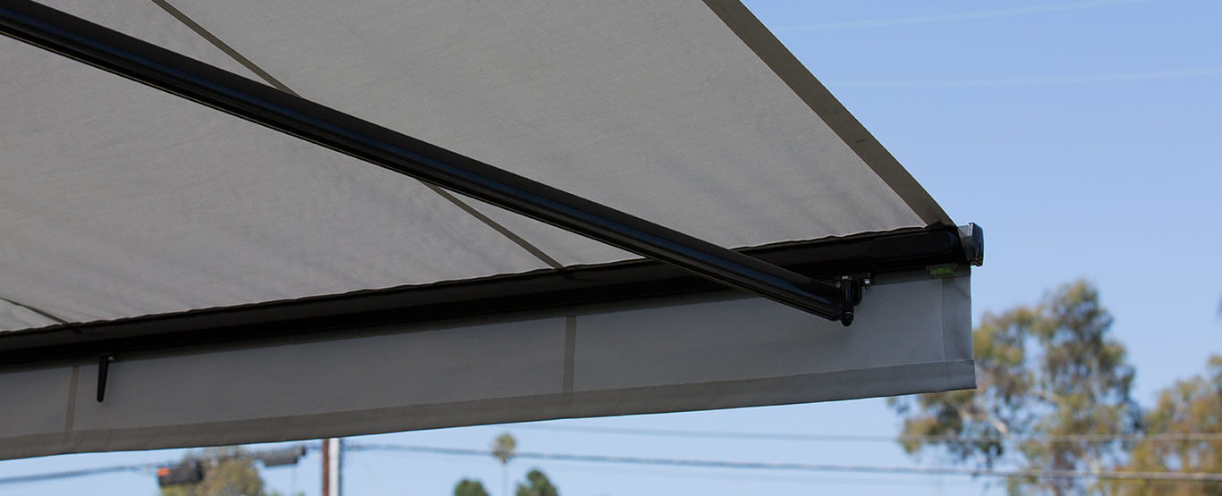 retractible awning example